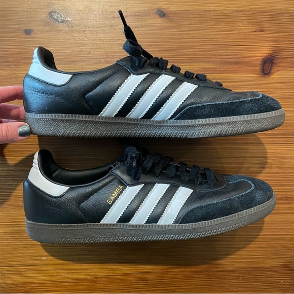Men’s Adidas Classic Black/White Sambas - Men’s 10.5 - Picture 2 of 8